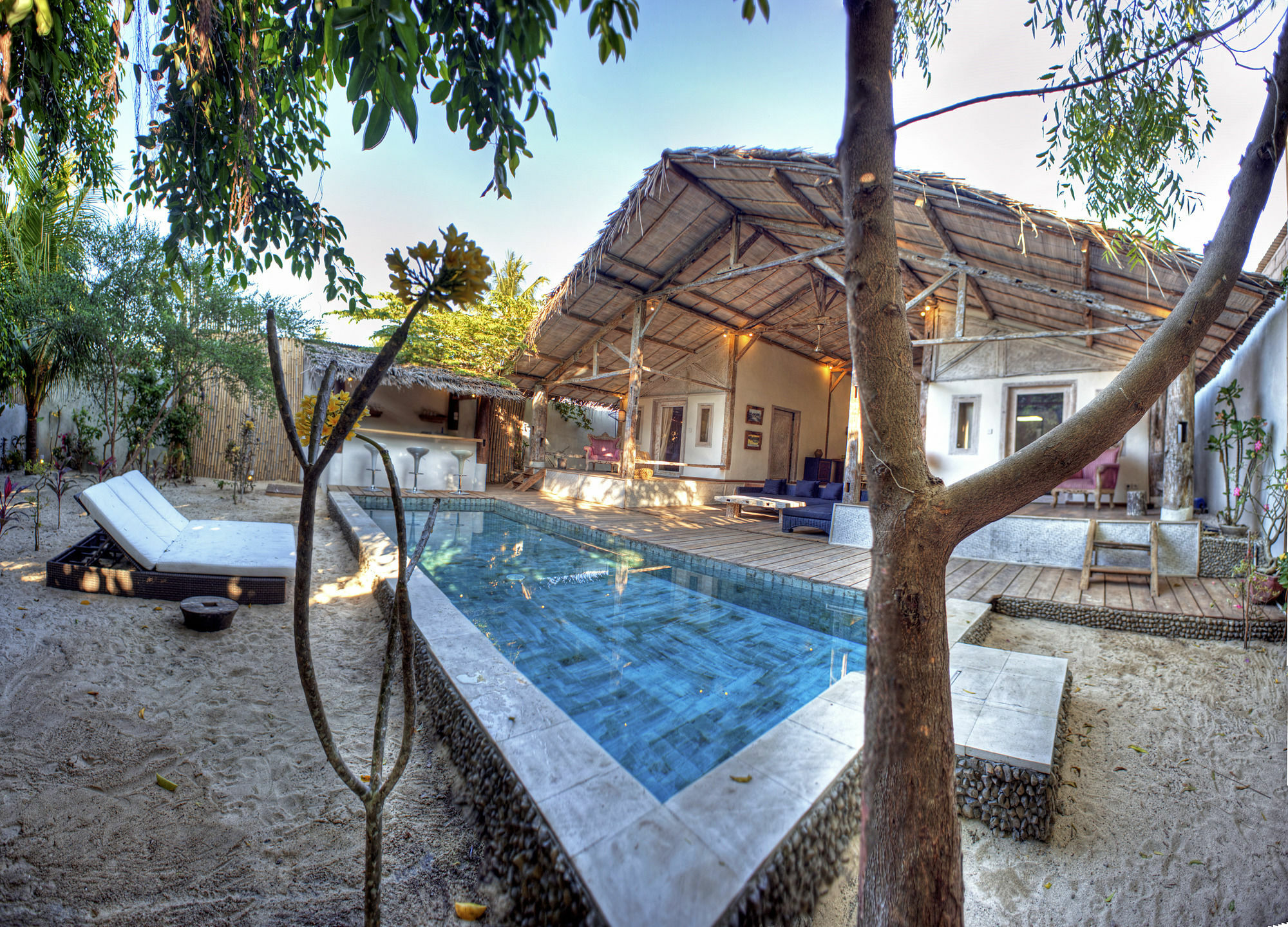 Villa Rumah Rinda กีลีตราวางัน ภายนอก รูปภาพ